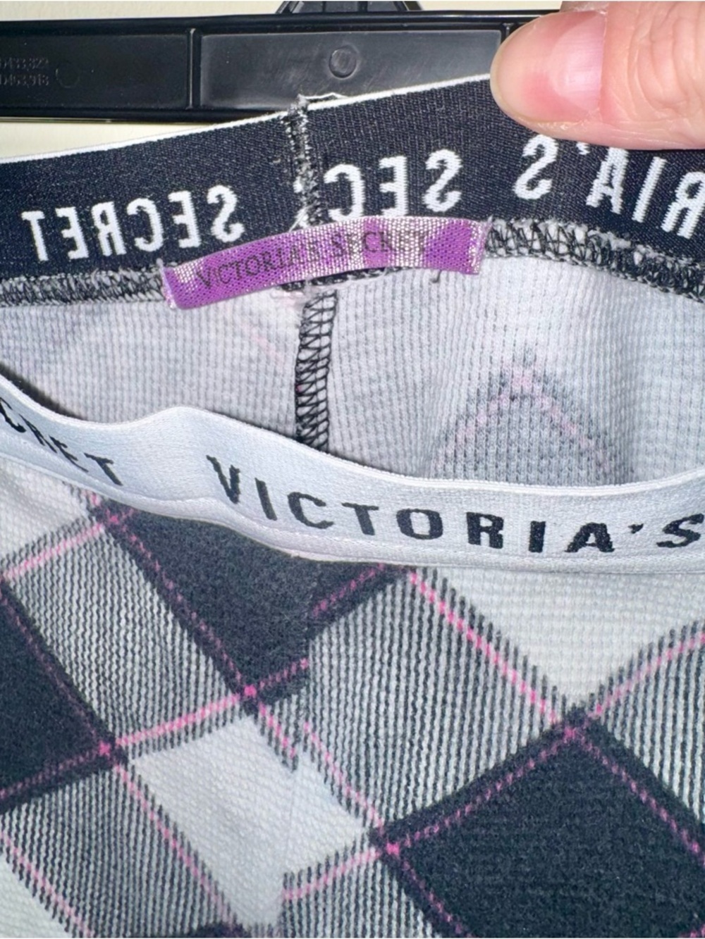 Victoria's Secret Black/White Plaid Long-Sleeve Pajama Set - Picture 11 of 16